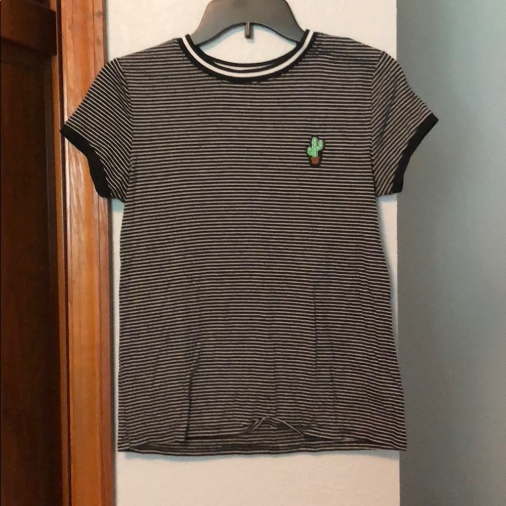 🌵SO Black and White striped cactus tee🌵